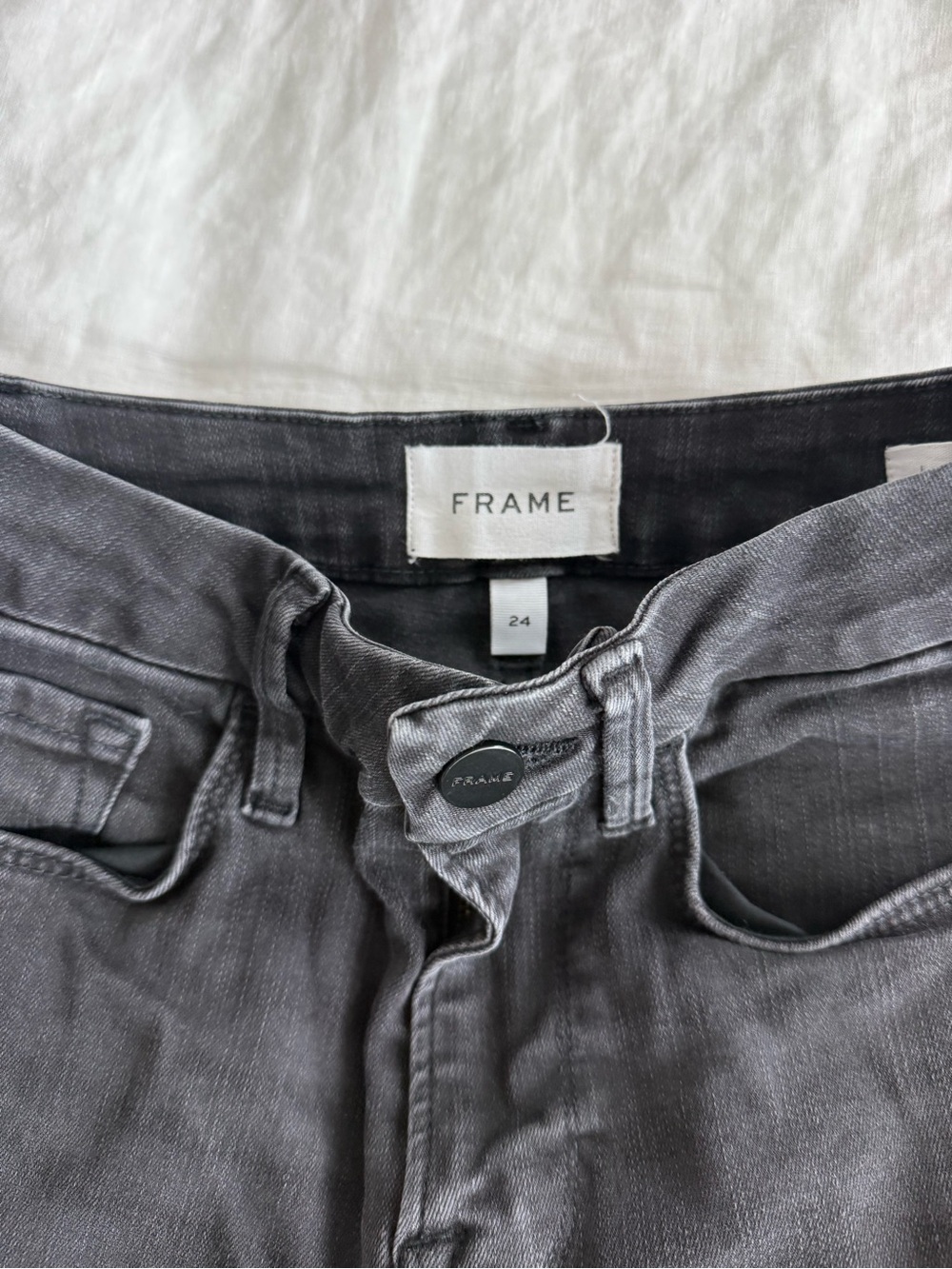 FRAME Denim Women's Cropped Ankle Jeans in Gray